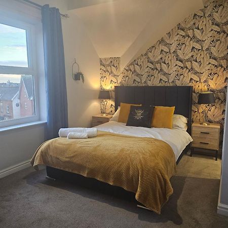 2 Bed Apartment Lakeside On The Promenade Southport Exterior photo