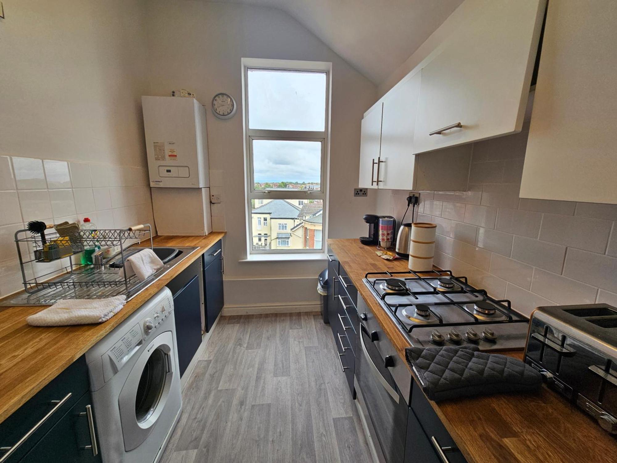 2 Bed Apartment Lakeside On The Promenade Southport Exterior photo